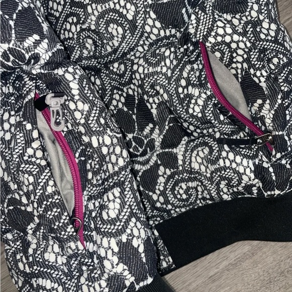 The North Face Girls XL Black & White Print Down Hooded Jacket/Parka LNC - Picture 6 of 12